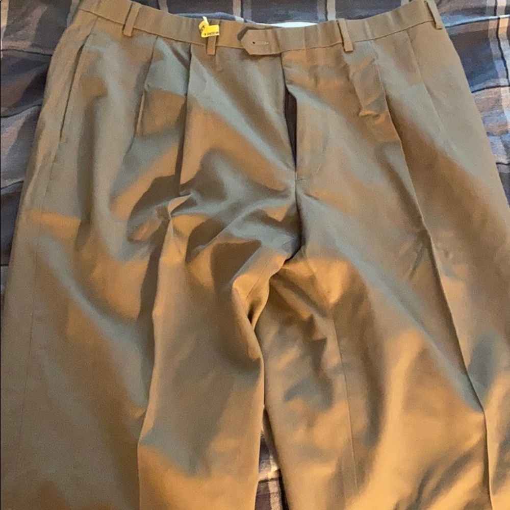 Kahki pants